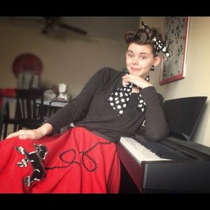 Poodle skirt, scarf, head rap